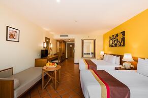 Naithonburi Beach Resort