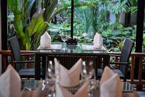 Naithonburi Beach Resort