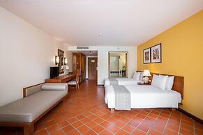 Naithonburi Beach Resort