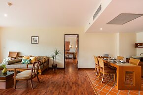 Naithonburi Beach Resort