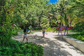 Naithonburi Beach Resort