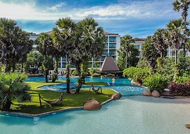 Naithonburi Beach Resort