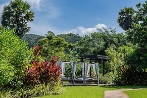 Naithonburi Beach Resort