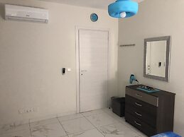 Sea View 2 Bed Apartment Close to Beach