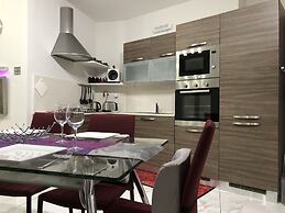 Sea View 2 Bed Apartment Close to Beach