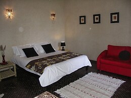 Villa With Tennis Court Outdoor and Indoor Pool - by Feelluxuryholiday