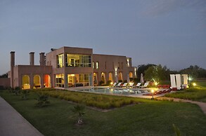 Villa With Tennis Court Outdoor and Indoor Pool - by Feelluxuryholiday