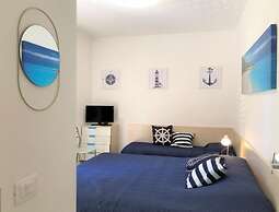 Peaceful Seaside Apartment - Beahost