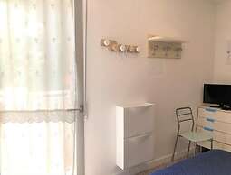 Peaceful Seaside Apartment - Beahost