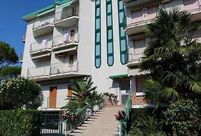 Cozy Charm Near the Beach - Beahost