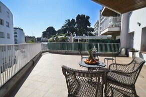 Design Apartment Near The Sea