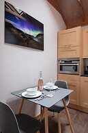 Contemporary One Bedroom Apartment Close To All Amenities In Conservat