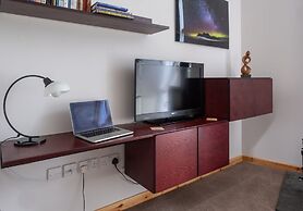 Contemporary One Bedroom Apartment Close To All Amenities In Conservat