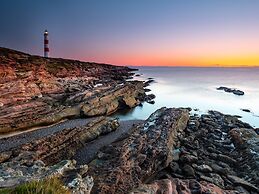 Contemporary One Bedroom Apartment Close To All Amenities In Conservat