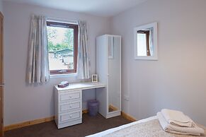 Contemporary One Bedroom Apartment Close To All Amenities In Conservat