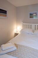 Contemporary One Bedroom Apartment Close To All Amenities In Conservat