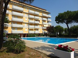 Excellent Location for a Flat With Shared Pool