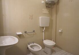 Excellent Location for a Flat With Shared Pool