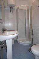 Beautiful Beachfront Apartment-pool-ac by Beahost Rentals