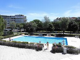 Beautiful Beachfront Apartment-pool-ac by Beahost Rentals