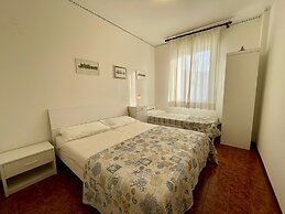 Relax in a Flat With Pool