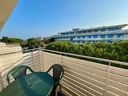 Relax in a Flat With Pool