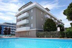 Relax in a Flat With Pool