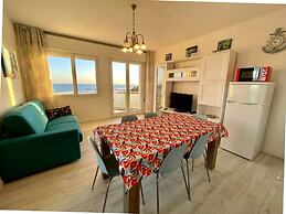 Wonderful Beachfront Apartment - Beahost