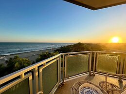 Wonderful Beachfront Apartment - Beahost