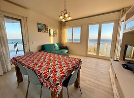 Wonderful Beachfront Apartment-beahost
