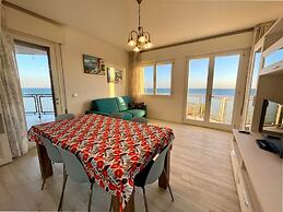 Wonderful Beachfront Apartment - Beahost