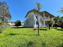Comfortable Villa Near the Beach
