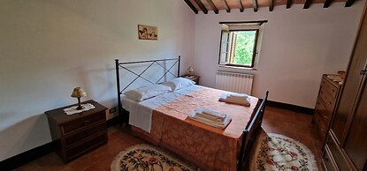 View of Monte Amiata for 3 Guests Agriturismo La Piaggia - Vivo D'orci