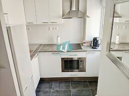 Holiday Apartment Near the Seafront Aircon and Wi-fi