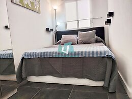 Holiday Apartment Near the Seafront Aircon and Wi-fi