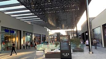 Modern Family Home Above Swimming Pool