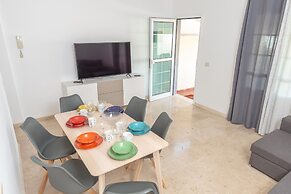 Modern Family Home Above Swimming Pool