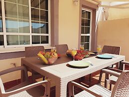 Modern Family Home Above Swimming Pool