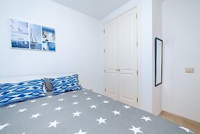 Modern Family Home Above Swimming Pool