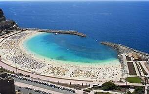 Modern Family Home Above Swimming Pool