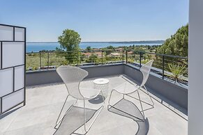 Room in B&B - Insula Felix - Deluxe Double or Twin Room With Lake View