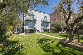 Room in B&B - Insula Felix - Deluxe Double or Twin Room With Lake View