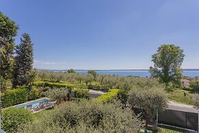 Room in B&B - Insula Felix - Deluxe Double or Twin Room With Lake View