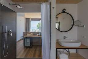 Room in B&B - Insula Felix - Deluxe Double Room With Balcony and Sea V