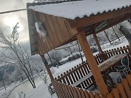 Retreat Holiday in Cozy Traditional House