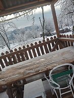 Retreat Holiday in Cozy Traditional House