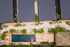 2 Favela Chic Tamarindo Bungalow Adults Only