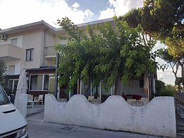 Room in B&B - Spacious Quadruple Room a Stone Throw From the sea