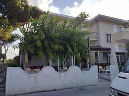 Room in B&B - Spacious Double Room Beside the sea