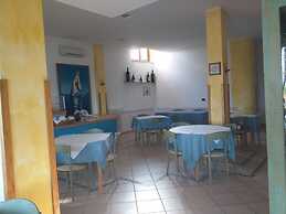 Room in B&B - Spacious Double Room Beside the sea